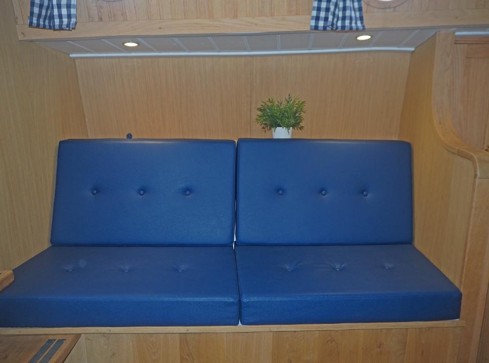 Saloon, Accommodation